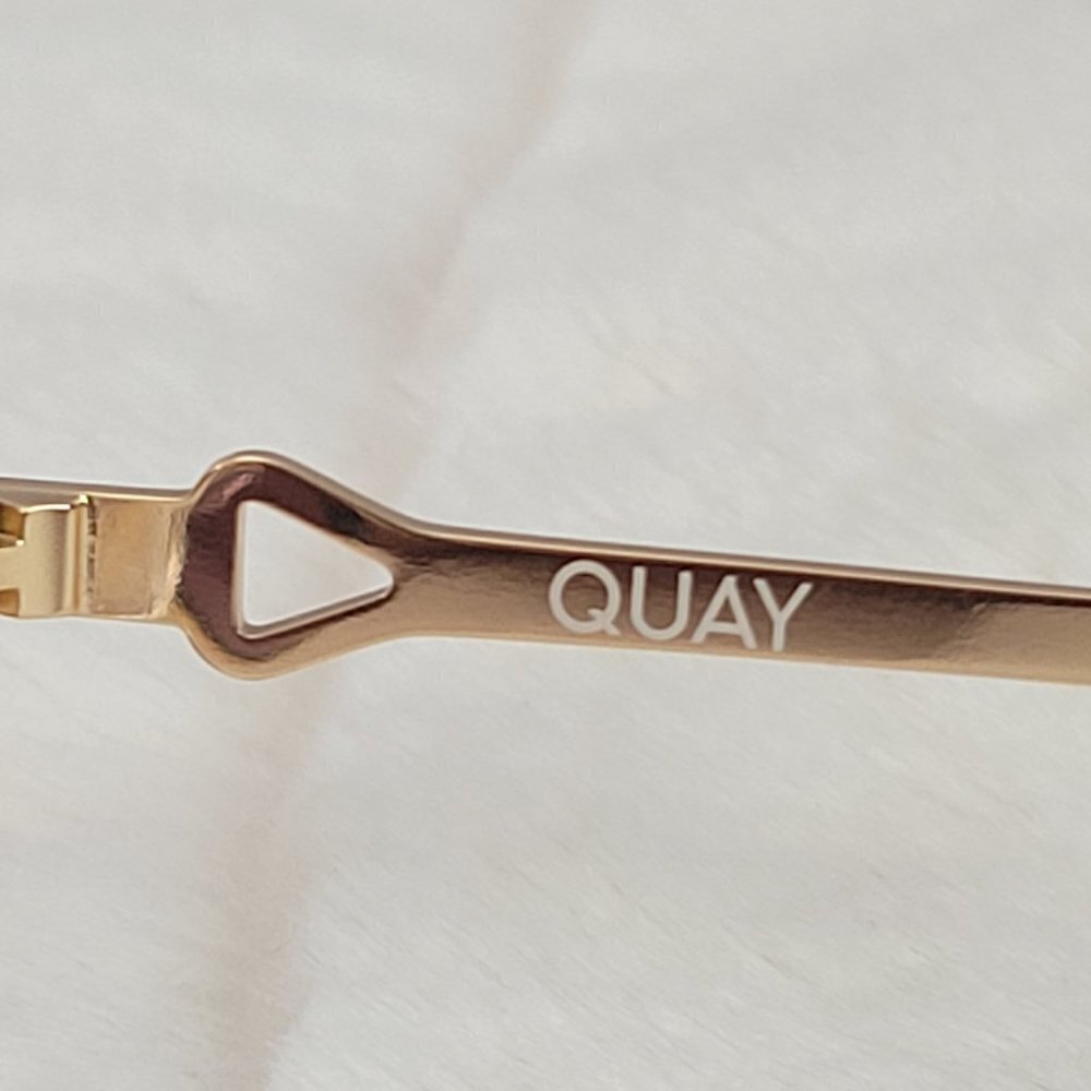 QUAY // ltd ed brown tortoise detail butterfly frame with brown fade lenses - Picture 13 of 15